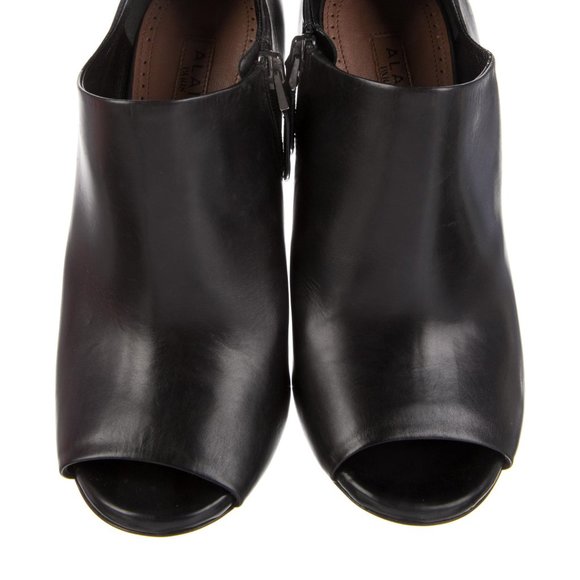 NWT Alaia Peep Toe Ankle Boots with Curved Heel Black Leather size 36.5 - Picture 6 of 8